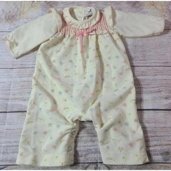 Vintage Carter's Baby Outfit Size 3 Months One-Piece Floral Smocked Made in USA - Picture 1 of 3